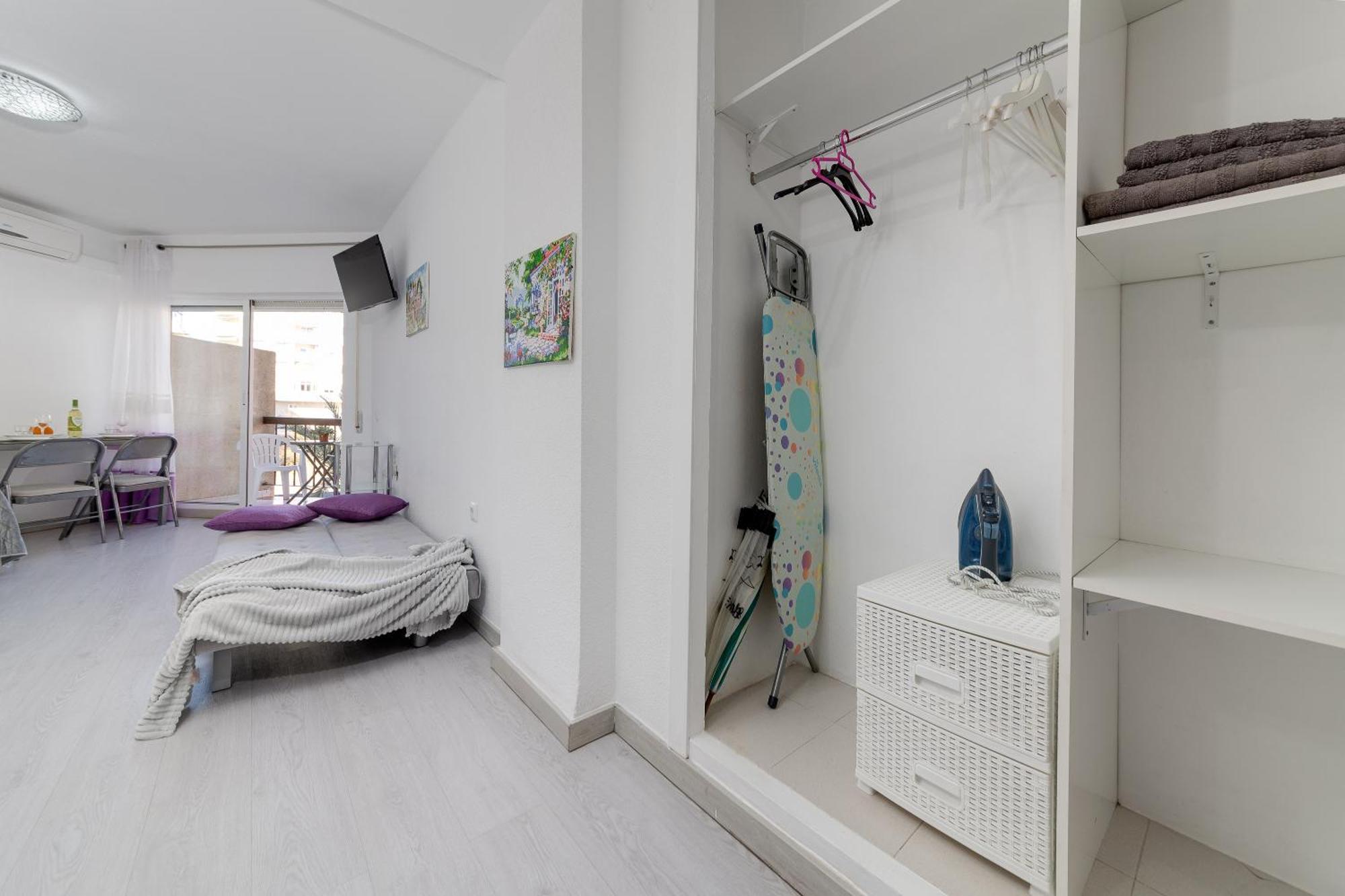 Apartment Near Beach, Playa Del Cura Торевиеха Екстериор снимка