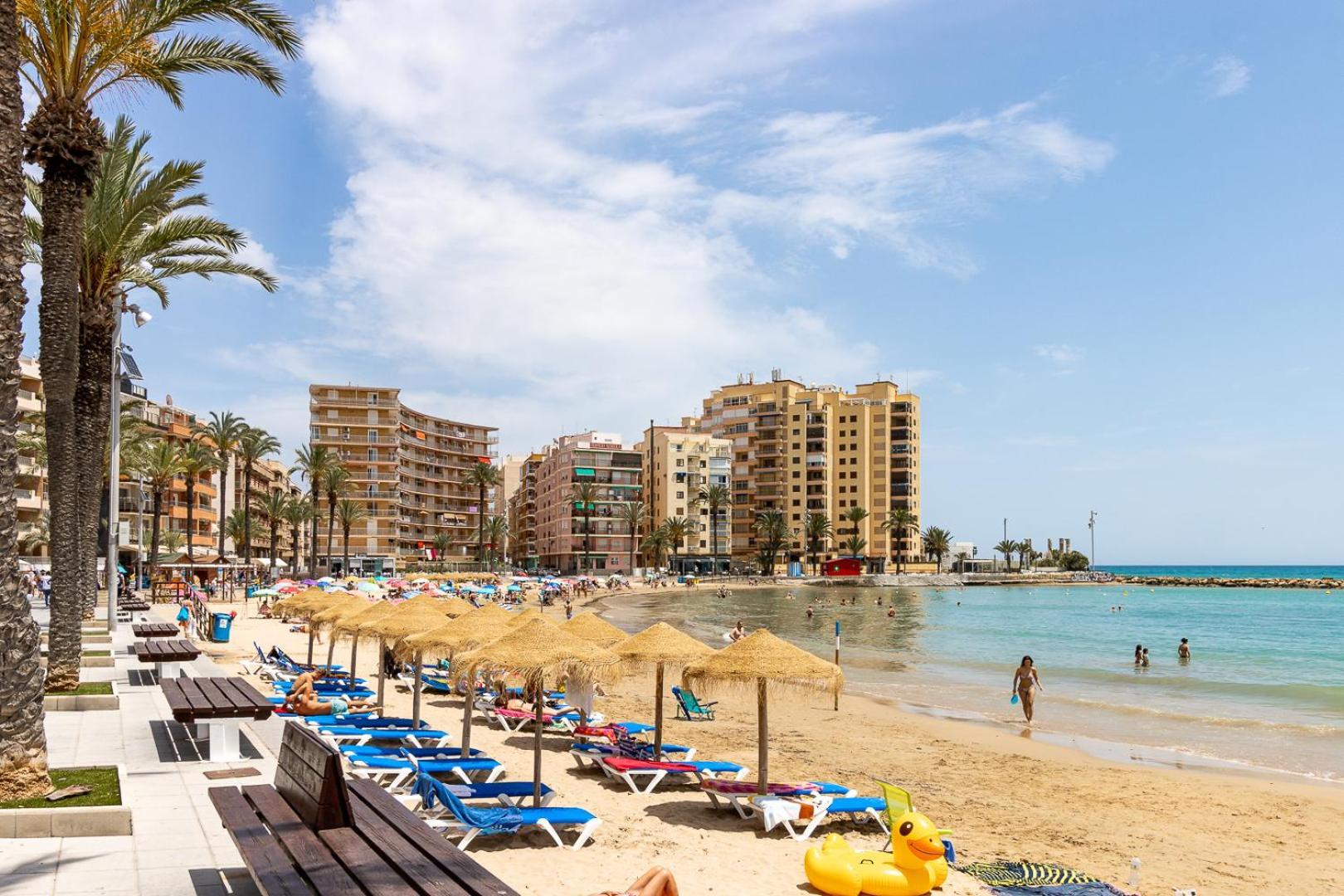 Apartment Near Beach, Playa Del Cura Торевиеха Екстериор снимка