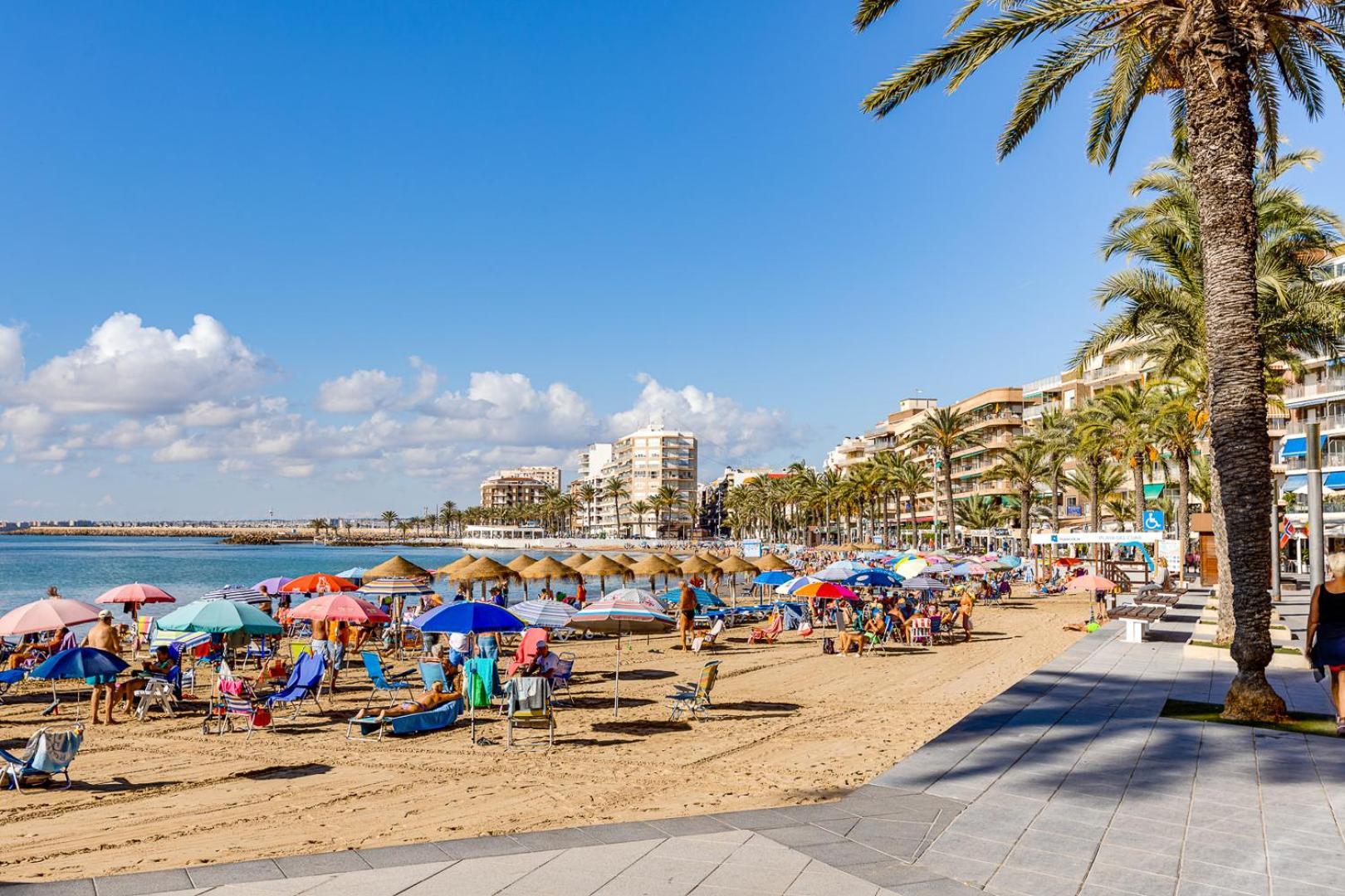 Apartment Near Beach, Playa Del Cura Торевиеха Екстериор снимка