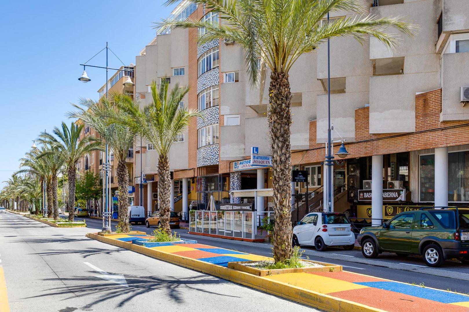Apartment Near Beach, Playa Del Cura Торевиеха Екстериор снимка
