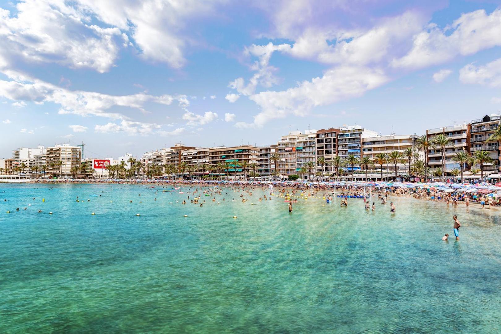 Apartment Near Beach, Playa Del Cura Торевиеха Екстериор снимка